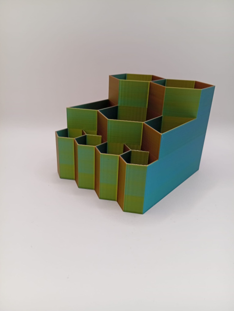 Organizer 3D „Hexa Box” – geometryczny podział, kolorowa forma | idealny na biurko lub warsztat