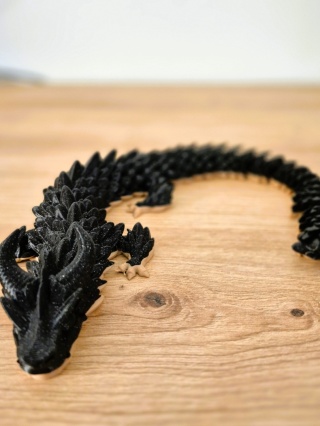 Smok AURIX – elastyczna figurka dekoracyjna z druku 3D