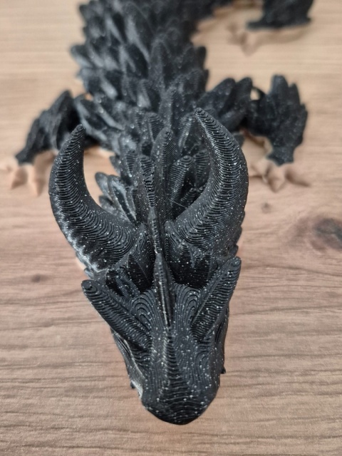 Smok AURIX – elastyczna figurka dekoracyjna z druku 3D